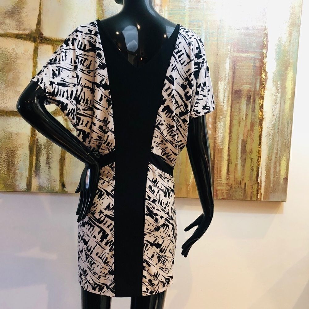 BCBGeneration Splash Design V Neck Dress Small - Picture 4 of 6